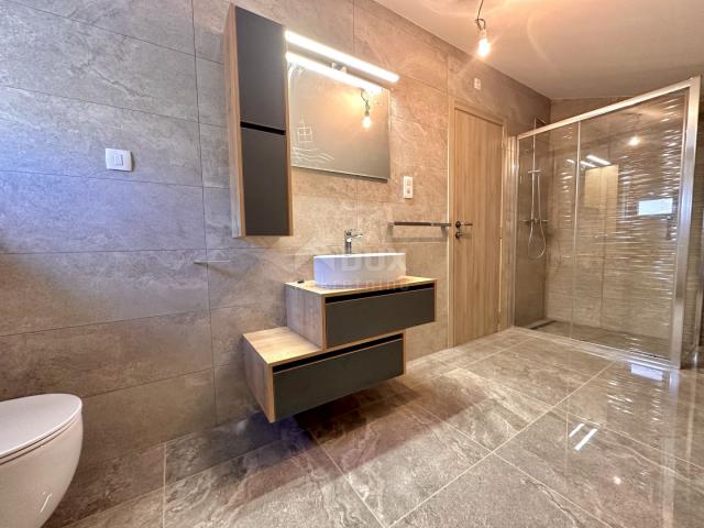 CRIKVENICA - Dvoetažni apartman, 101 m2, pogled na more!