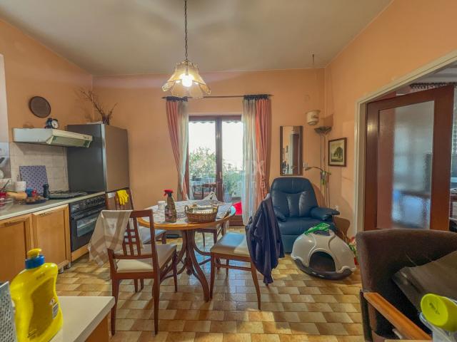 OPATIJA, CENTER - fantastic apartment for renovation, first row to the sea