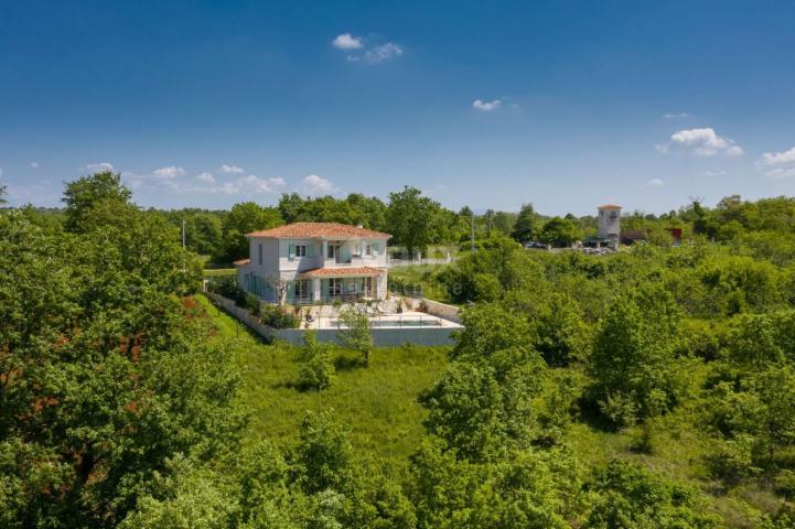 ISTRIEN, POREČ (Umgebung) - Bezaubernde Villa mit Swimmingpool in ruhiger Lage