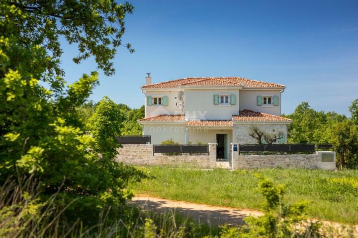 ISTRIEN, POREČ (Umgebung) - Bezaubernde Villa mit Swimmingpool in ruhiger Lage