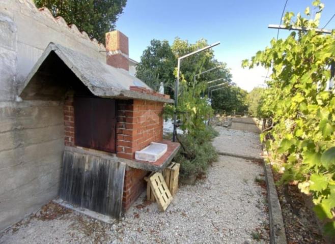 SRIMA, VODICE - Two houses on a spacious plot