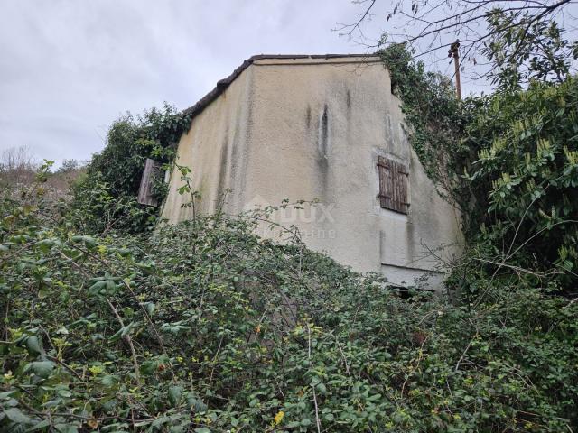 ISTRIEN, LABIN, KOSTRČANI - Haus zur Anpassung mit Bauland!