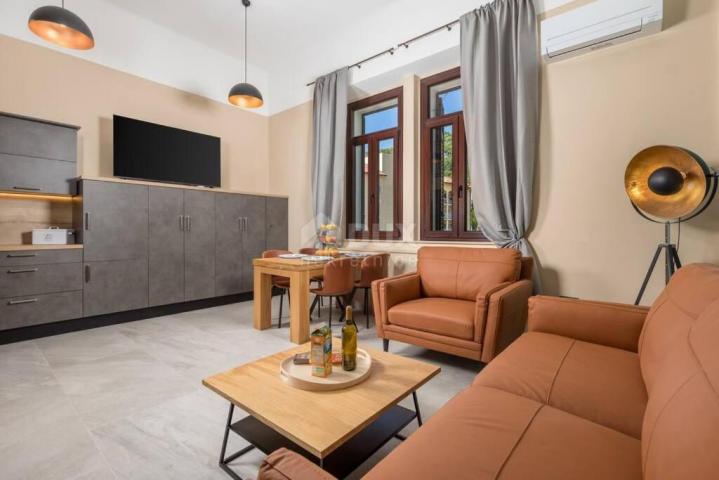 LOVRAN - kompletno uređen apartman s galerijom