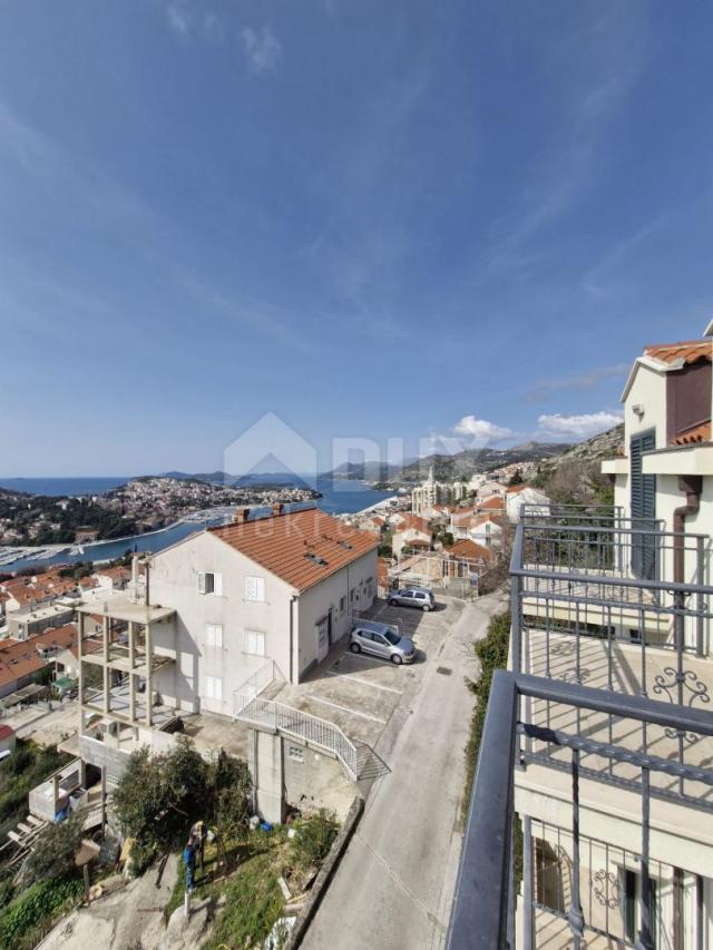 DUBROVNIK - a beautiful house with a sea view