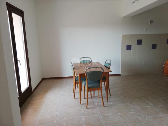 ISTRIA, POREČ - Apartment of 129m2 in the city center