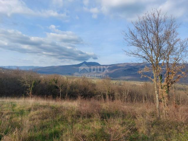 ISTRIA, KRŠAN - Attractive building plot with a view of Učka