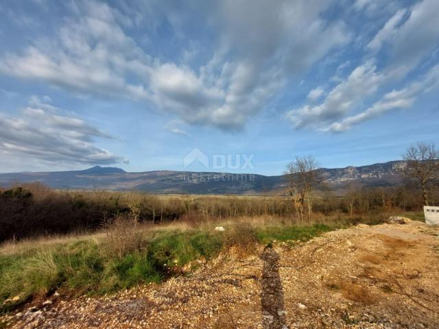 ISTRIA, KRŠAN - Attractive building plot with a view of Učka