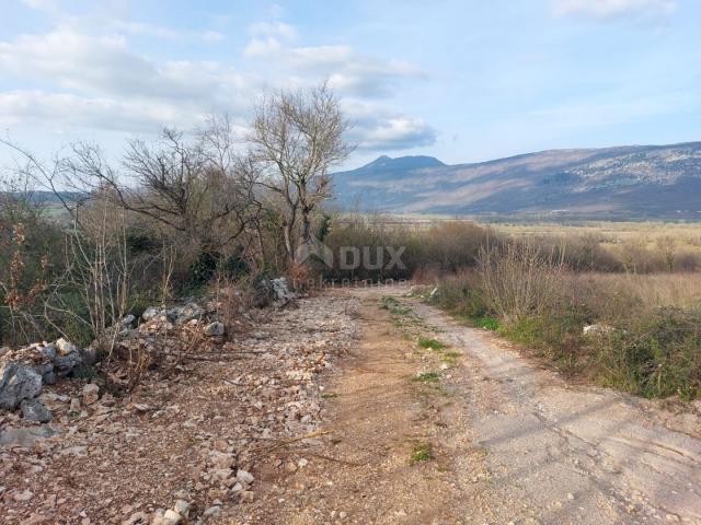 ISTRIA, KRŠAN - Attractive building plot with a view of Učka