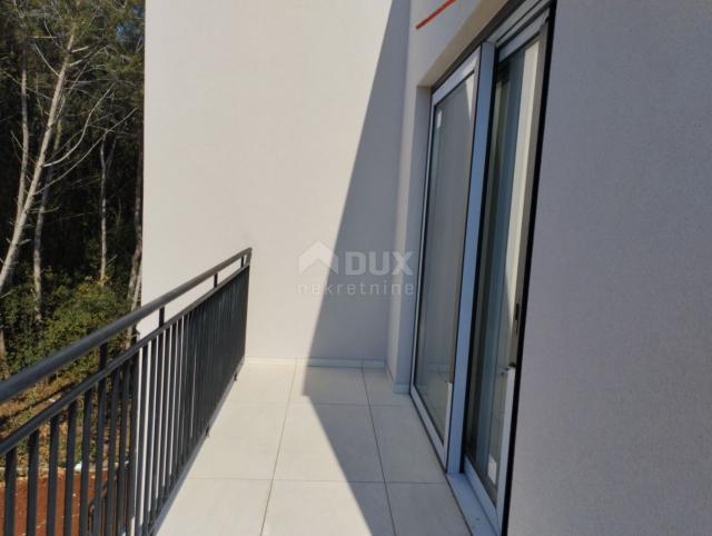 ISTRIA, ROVINJ - Luxury apartment in a new building, 1 km from the sea and 2 km from the city center