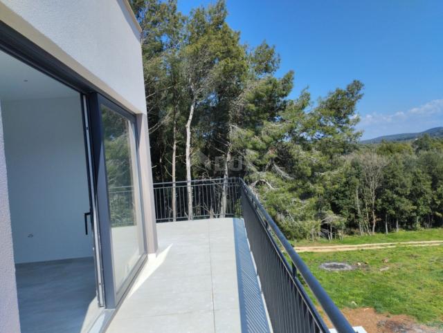 ISTRIA, ROVINJ - Penthouse in a new building, 1 km from the sea and 2 km from the city center