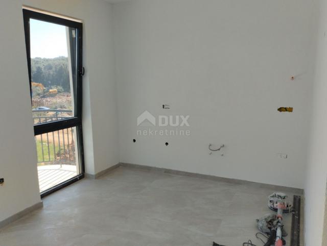 ISTRIA, ROVINJ - Penthouse in a new building, 1 km from the sea and 2 km from the city center