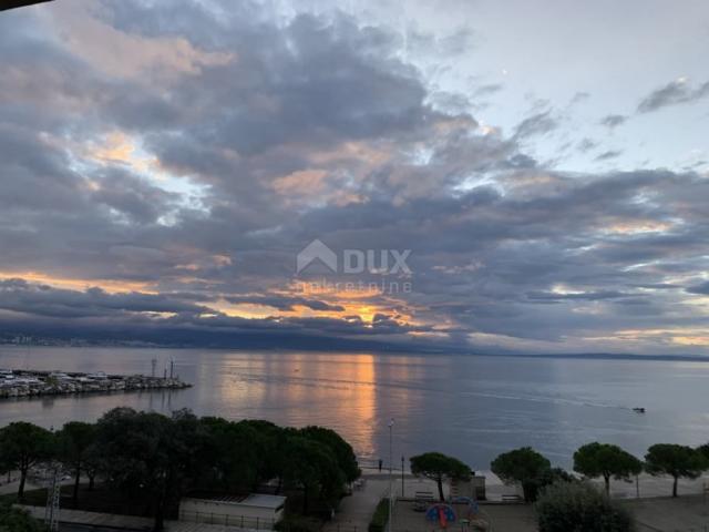 OPATIJA, IČIĆI – möblierte größere Wohnung mit Terrasse, zweite Reihe zum Meer, Panoramablick auf da