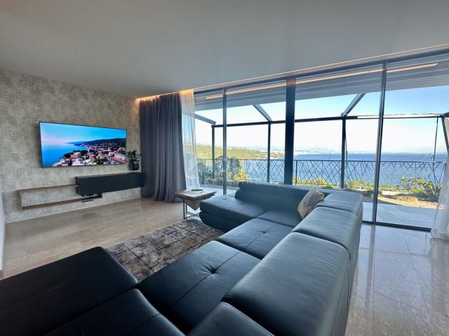 OPATIJA, CENTER - luxury floor of 300m2 in a new building with a garage, panoramic sea view