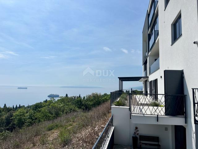 OPATIJA, CENTER - luxury floor of 300m2 in a new building with a garage, panoramic sea view