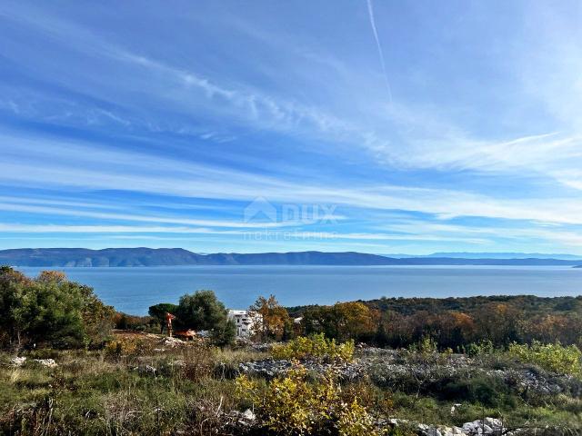 ISTRIEN, RABAC - Geräumiges Grundstück mit Meerblick und Baugenehmigung