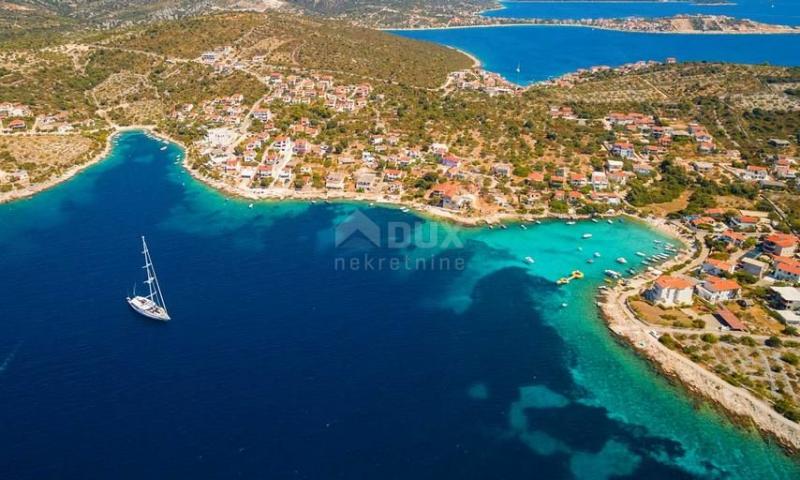 ŠIBENIK, ROGOZNICA - Kuća u blizini mora