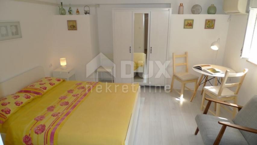 ISTRIA, ROVINJ - Apartment house, 200 m from the sea