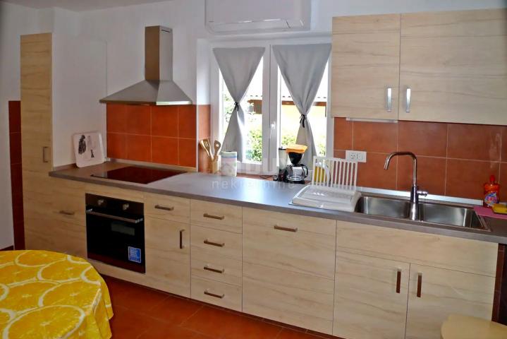 ISTRIA, ROVINJ - Apartment house, 200 m from the sea