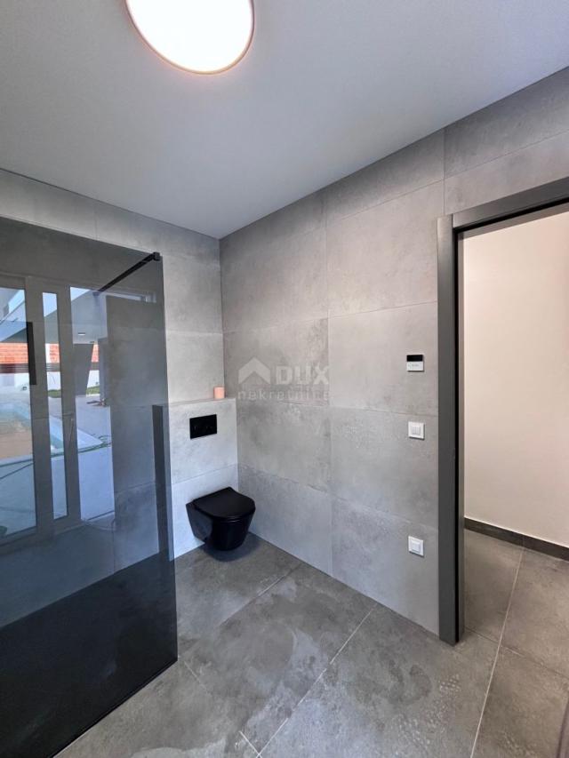 ZADAR, ZATON - Modern villa with a heated pool in a new building