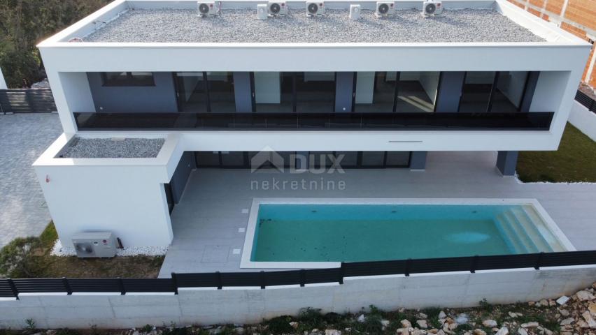 ZADAR, ZATON - Modern villa with a heated pool in a new building