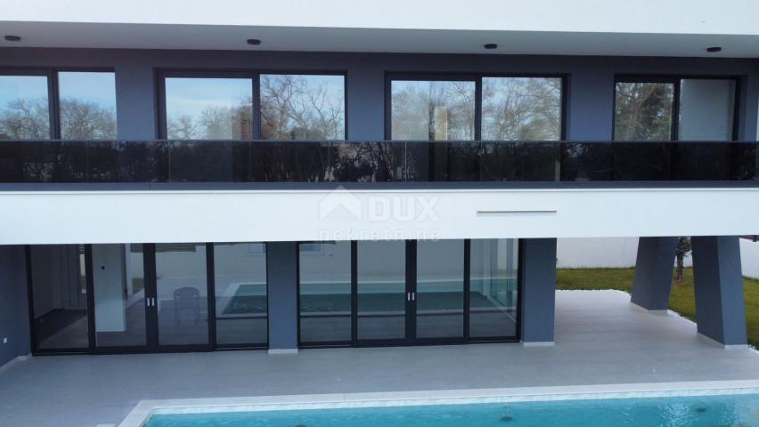 ZADAR, ZATON - Modern villa with a heated pool in a new building