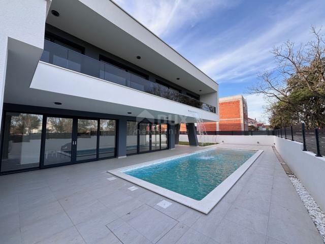 ZADAR, ZATON - Modern villa with a heated pool in a new building