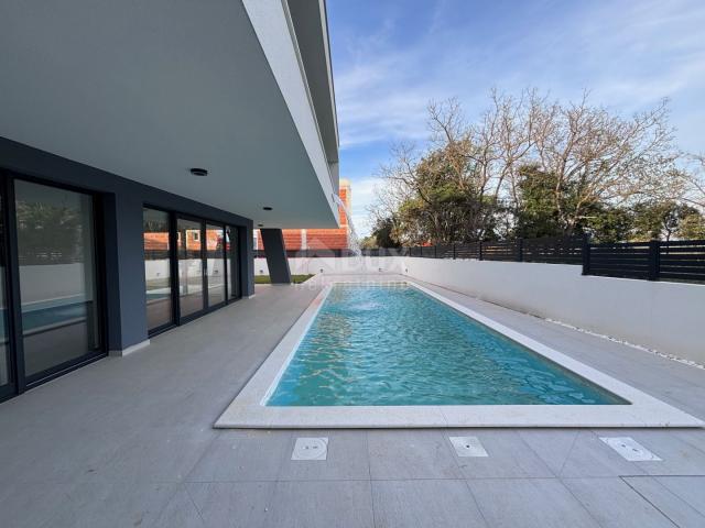 ZADAR, ZATON - Modern villa with a heated pool in a new building