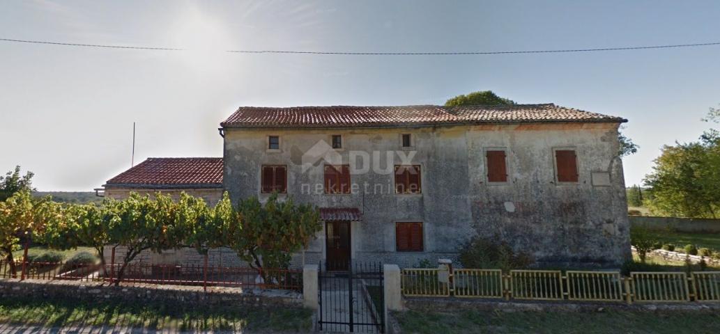 ISTRIA, ŽMINJ Property for adaptation + building plot 3200 m2