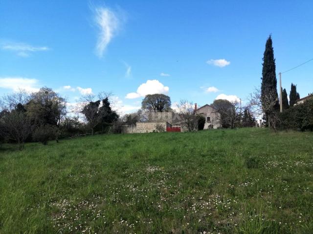 ISTRIA, ŽMINJ Property for adaptation + building plot 3200 m2