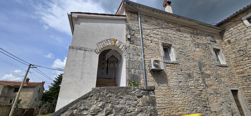 ISTRIEN, POREČ - Renoviertes istrisches Haus mit Garten