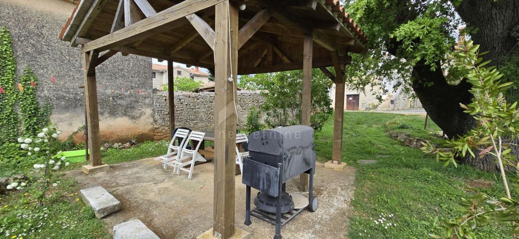 ISTRIEN, POREČ - Renoviertes istrisches Haus mit Garten