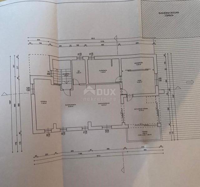 ZADAR, SMILJEVAC - Prostrana renovirana kuća s garažom