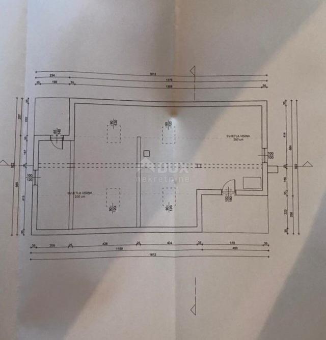 ZADAR, SMILJEVAC - Prostrana renovirana kuća s garažom