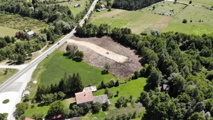 PLITVIČKA JEZERA - Građevinsko zemljište s građevinskim dozvolama za šest kuća