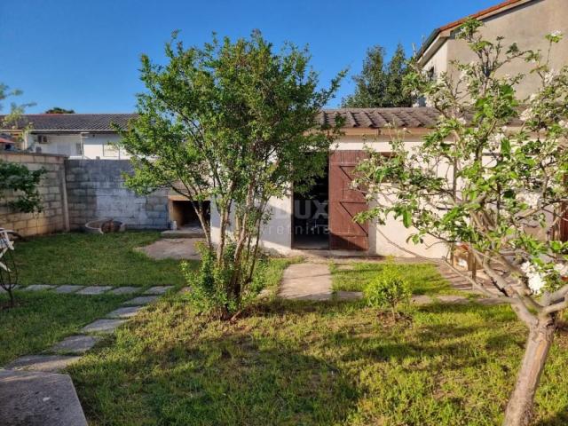 ZADAR, NIN - Renovated house with two apartments near the sea