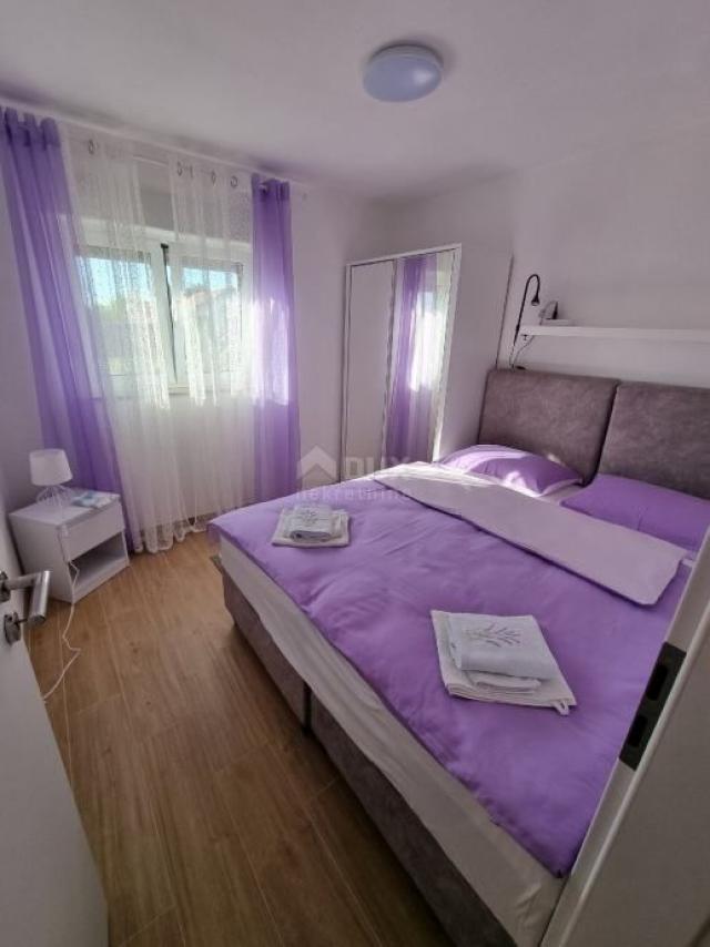 ZADAR, NIN - Renovirana kuća s dva apartmana u blizini mora