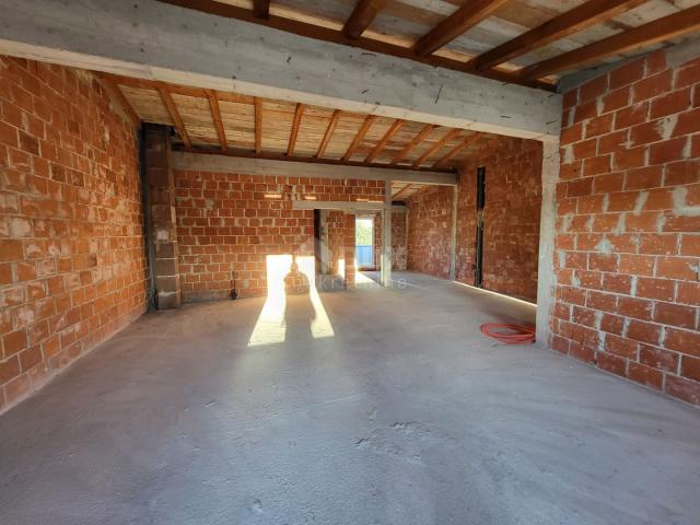 BELAFUZA, ZADAR - OPPORTUNITY! Mini residential building with 3 storey apartments!