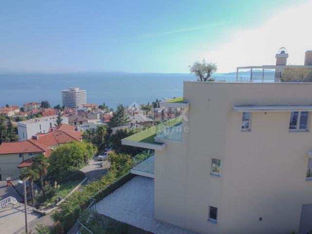 OPATIJA, ZENTRUM - prächtige Wohnung in einem neuen Gebäude, offener Raum, Panoramablick, Garage