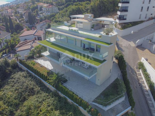 OPATIJA, ZENTRUM - prächtige Wohnung in einem neuen Gebäude, offener Raum, Panoramablick, Garage