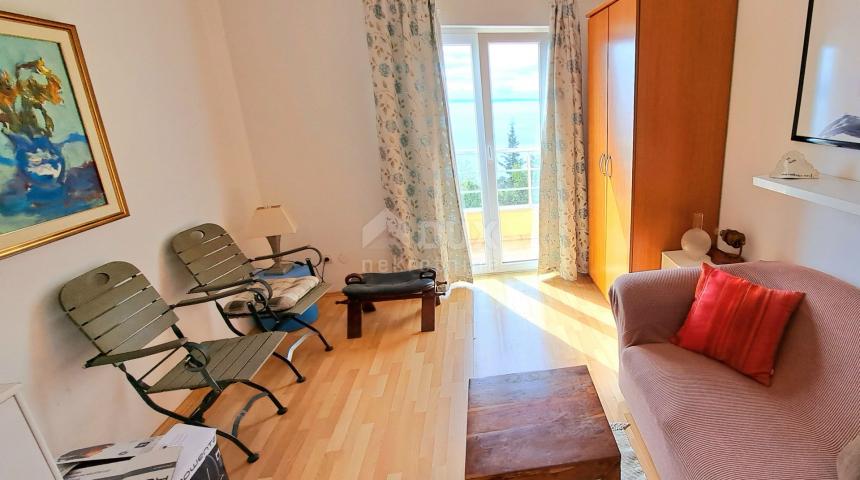 OPATIJA - Dvoetažan stan 78, 53m2, 2S+DB, parking, panoramski pogled na more!!!