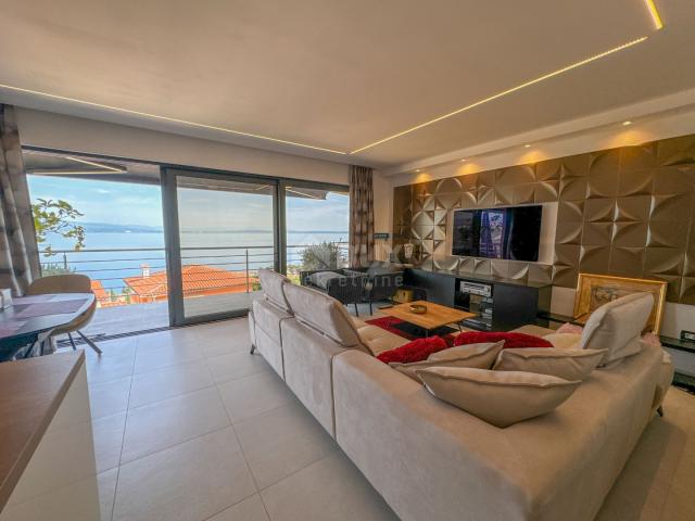 OPATIJA, CENTER - top-quality apartment in a new building with furniture, panoramic view, garage, el