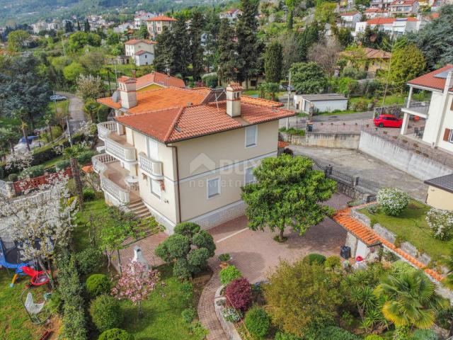 OPATIJA – eine wunderschöne Villa 200 Meter vom Strand entfernt mit Panoramablick auf das Meer und e