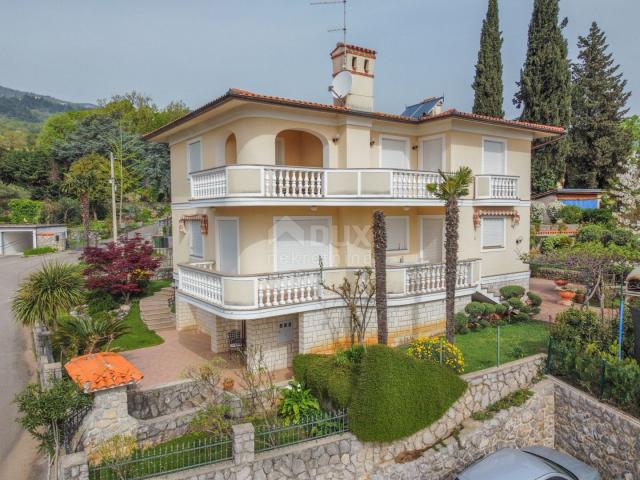 OPATIJA - prekrasna vila 200 metara od plaže s panoramskim pogledom na more i bogatom okućnicom