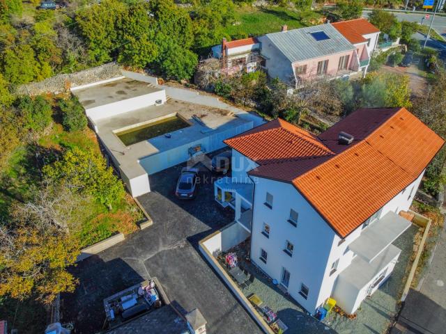 RIJEKA, HRELJIN – größere Wohnung in einem neuen Gebäude mit Balkon und Pool