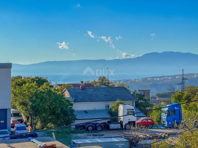 RIJEKA, HRELJIN – größere Wohnung in einem neuen Gebäude mit Balkon und Pool