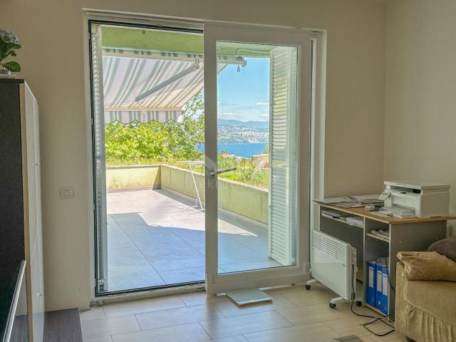 OPATIJA, ZENTRUM - fantastische Wohnung oberhalb des Zentrums von Opatija mit sonniger Terrasse und 