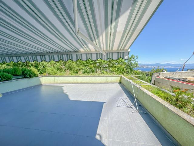 OPATIJA, ZENTRUM - fantastische Wohnung oberhalb des Zentrums von Opatija mit sonniger Terrasse und 