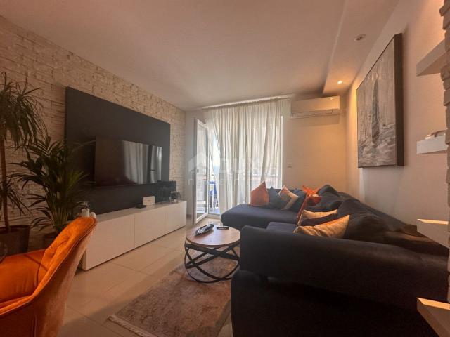 RIJEKA, ŠKURINJE - newly renovated apartment 3 bedrooms, 72 m2, sea view