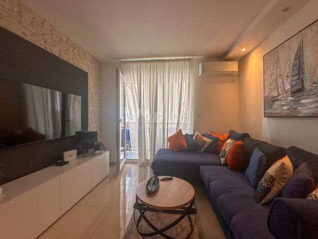 RIJEKA, ŠKURINJE - newly renovated apartment 3 bedrooms, 72 m2, sea view