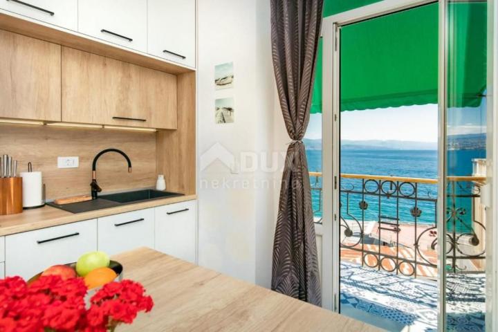 OPATIJA, ZENTRUM - Apartment 20 m vom Meer entfernt mit 2 Balkonen